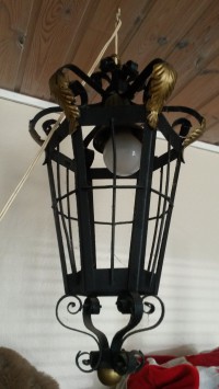 Gammel håndlavet lampe